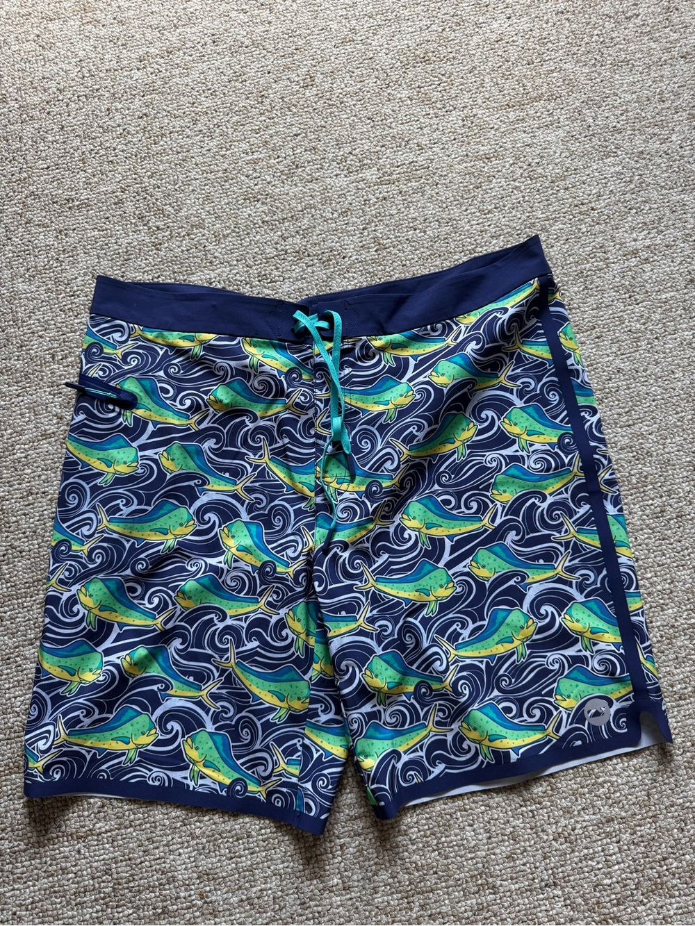 Vineyard Vines Dolphin Fish Wave Board Shorts EUC